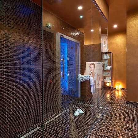 Ricaroka Hotel Αλμπένγκα Εξωτερικό φωτογραφία